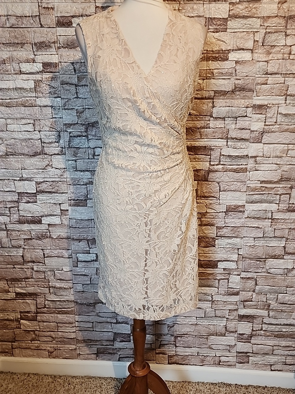 Lauren Ralph Lauren Elegant Lace Sleeveless Dress - Cream/Tan